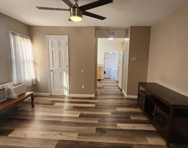 108 E Pacific Avenue - Photo Thumbnail 10