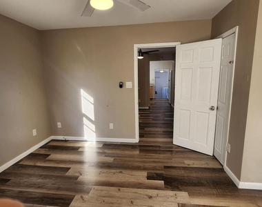 108 E Pacific Avenue - Photo Thumbnail 16
