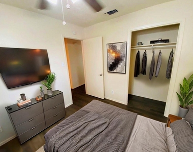1710 Ledgewood Dr - Photo Thumbnail 16