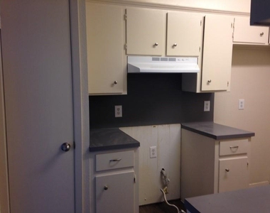 1710 Ledgewood Dr - Photo Thumbnail 5