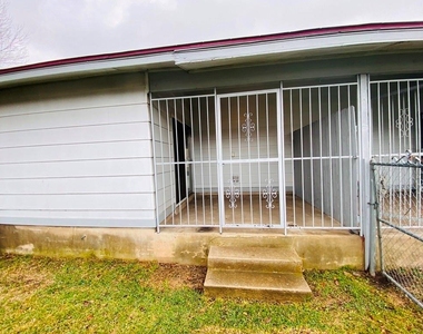 1710 Ledgewood Dr - Photo Thumbnail 12