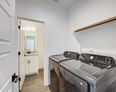 20507 Bonanza St - Photo Thumbnail 3