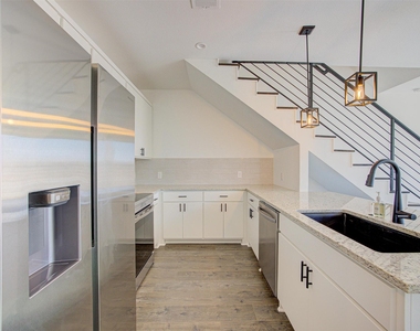 20507 Bonanza St - Photo Thumbnail 5