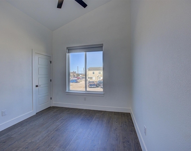 20507 Bonanza St - Photo Thumbnail 15