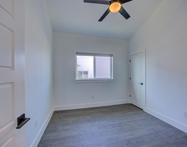 20507 Bonanza St - Photo Thumbnail 17