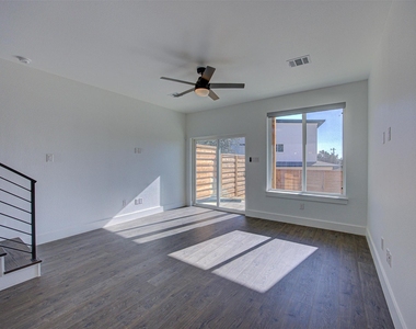 20507 Bonanza St - Photo Thumbnail 13