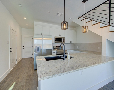 20507 Bonanza St - Photo Thumbnail 9