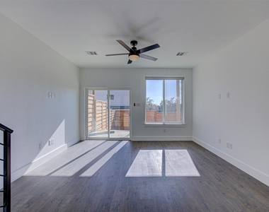 20507 Bonanza St - Photo Thumbnail 11