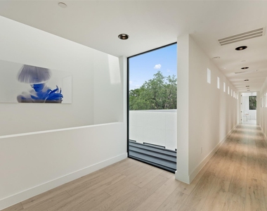 1501 Ridgecrest Dr - Photo Thumbnail 19
