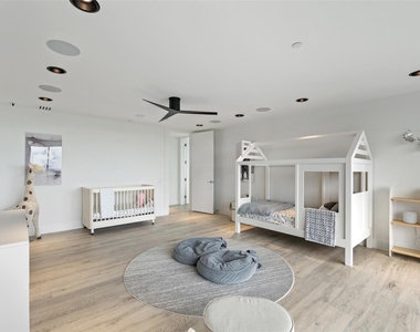 1501 Ridgecrest Dr - Photo Thumbnail 26