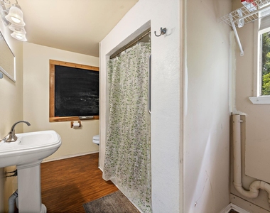 103 E Willis St - Photo Thumbnail 16