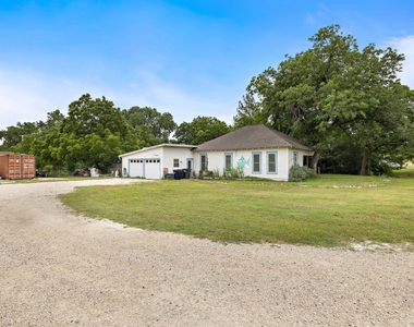103 E Willis St - Photo Thumbnail 9