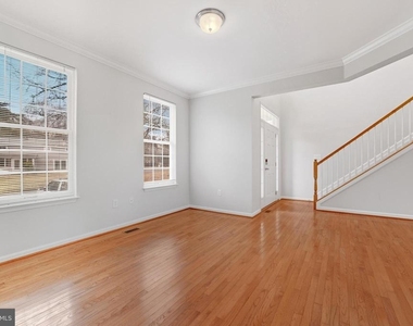 609 Tebbston Drive - Photo Thumbnail 5