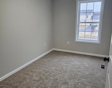 205 Fairfax Lane - Photo Thumbnail 16