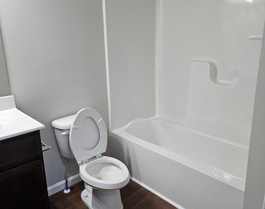 205 Fairfax Lane - Photo Thumbnail 19