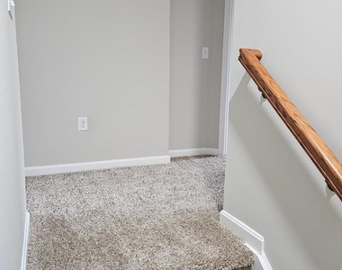 205 Fairfax Lane - Photo Thumbnail 13