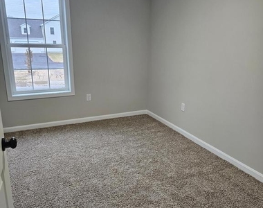 205 Fairfax Lane - Photo Thumbnail 17