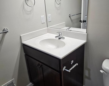 205 Fairfax Lane - Photo Thumbnail 20