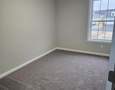 203 Fairfax Lane - Photo Thumbnail 12
