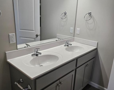 203 Fairfax Lane - Photo Thumbnail 15