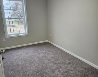 203 Fairfax Lane - Photo Thumbnail 13