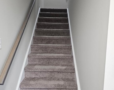 203 Fairfax Lane - Photo Thumbnail 10