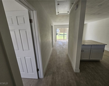 326 Palmetto Drive - Photo Thumbnail 3
