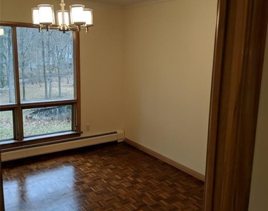 711 W Saddle River - Photo Thumbnail 5