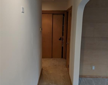 711 W Saddle River - Photo Thumbnail 12