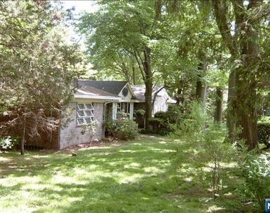 711 W Saddle River - Photo Thumbnail 2