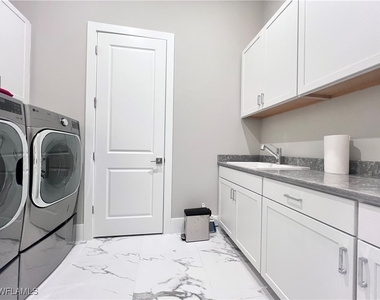 9124 Raintree Street - Photo Thumbnail 7