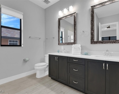 1621 Begonia Court - Photo Thumbnail 35