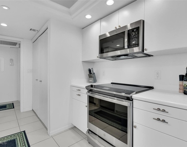 6101 Pelican Bay Boulevard - Photo Thumbnail 13