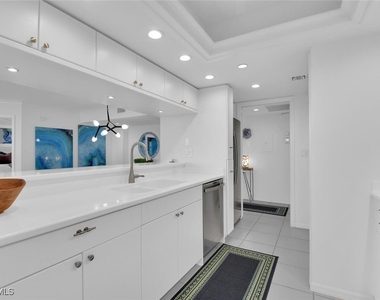 6101 Pelican Bay Boulevard - Photo Thumbnail 12