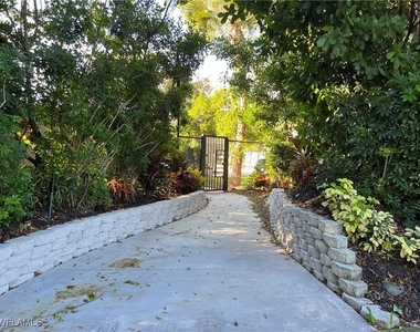 1033 Egrets Walk Circle - Photo Thumbnail 15