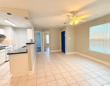 320 Willowick Street - Photo Thumbnail 4