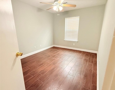 320 Willowick Street - Photo Thumbnail 10