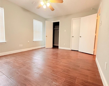 320 Willowick Street - Photo Thumbnail 9