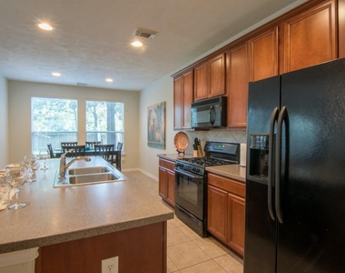 15 Aquiline Oaks Place - Photo Thumbnail 17