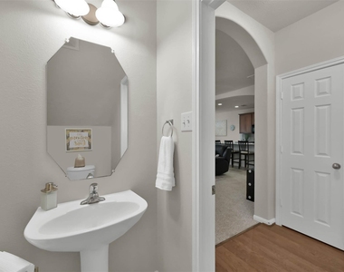 15 Aquiline Oaks Place - Photo Thumbnail 7