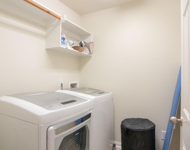 15 Aquiline Oaks Place - Photo Thumbnail 38