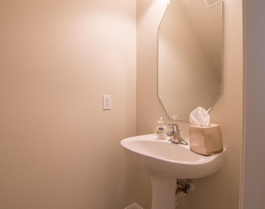 15 Aquiline Oaks Place - Photo Thumbnail 8