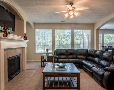 15 Aquiline Oaks Place - Photo Thumbnail 11