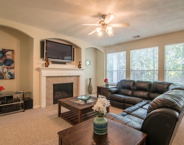 15 Aquiline Oaks Place - Photo Thumbnail 13