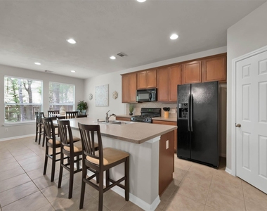15 Aquiline Oaks Place - Photo Thumbnail 14