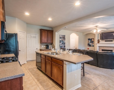 15 Aquiline Oaks Place - Photo Thumbnail 21