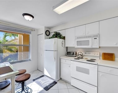2469 Millcreek Lane - Photo Thumbnail 6