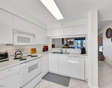 2469 Millcreek Lane - Photo Thumbnail 7
