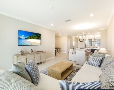 11811 Venetian Lagoon Drive - Photo Thumbnail 8