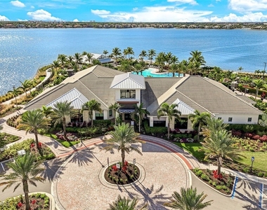 11811 Venetian Lagoon Drive - Photo Thumbnail 5